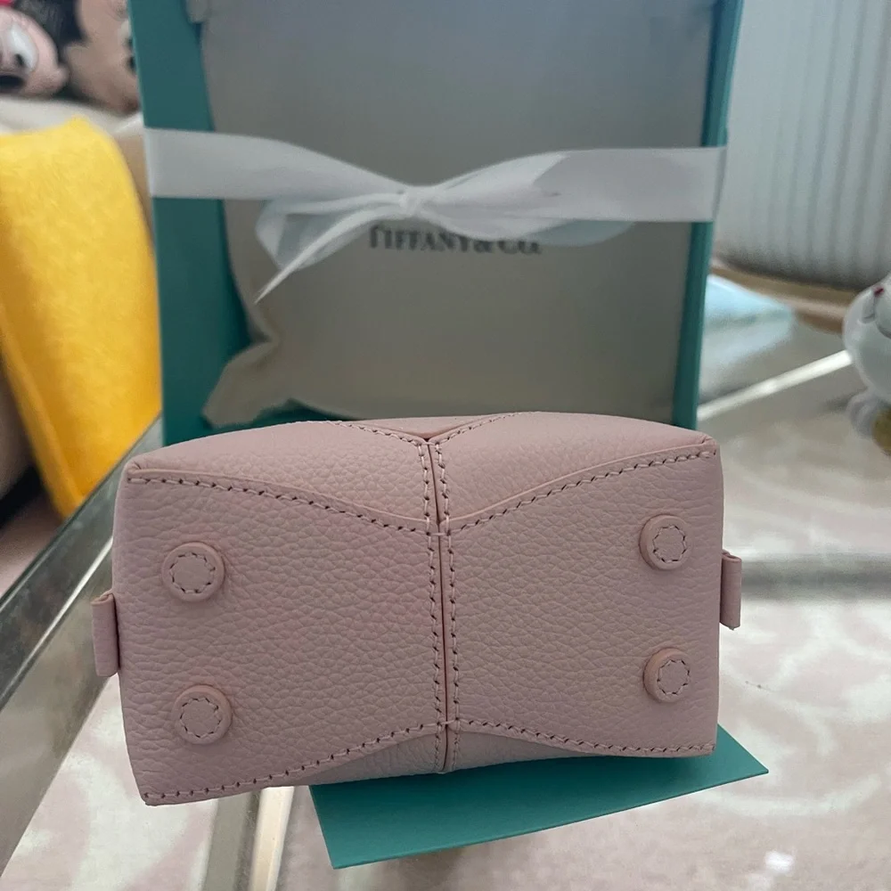 SOLD Tiffany & Co. Pale Pink Leather Mini Bag with Heart Charm Chain - Picture 4 of 10